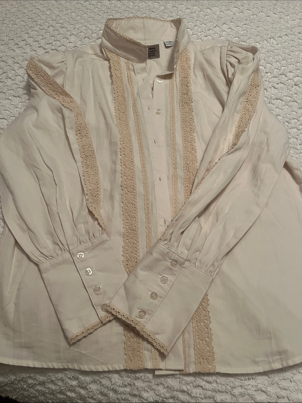 Frontier Classics Cream Lace-Trim Blouse